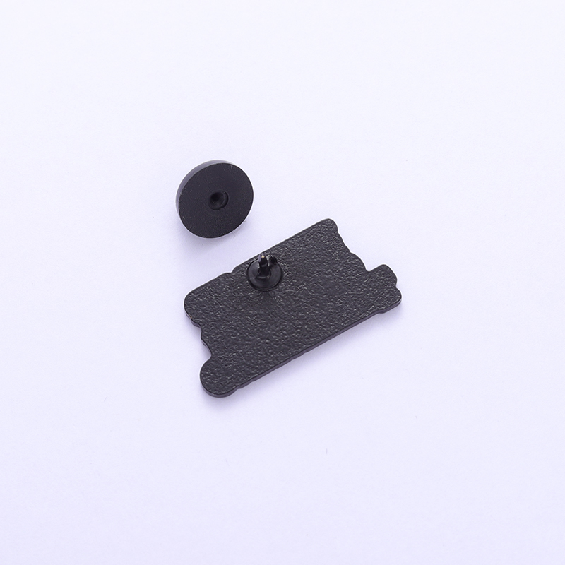 Revenge Film Enamel Pin  Adven - Outdoor Adventure Words recensie en prijs